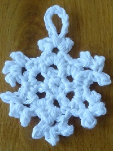 FREE PATTERN: Mini Snowflake